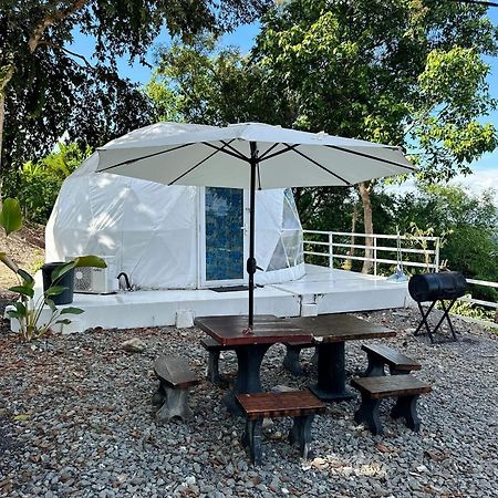 Gunung Medan Glamping & Cafe Hotel Kangar Ngoại thất bức ảnh