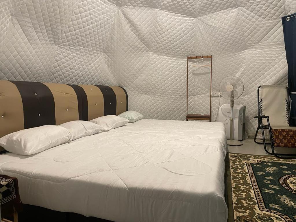 Gunung Medan Glamping & Cafe Hotel Kangar Ngoại thất bức ảnh