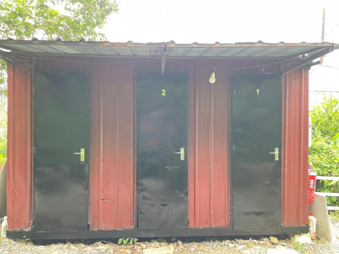 Gunung Medan Glamping & Cafe Hotel Kangar Ngoại thất bức ảnh