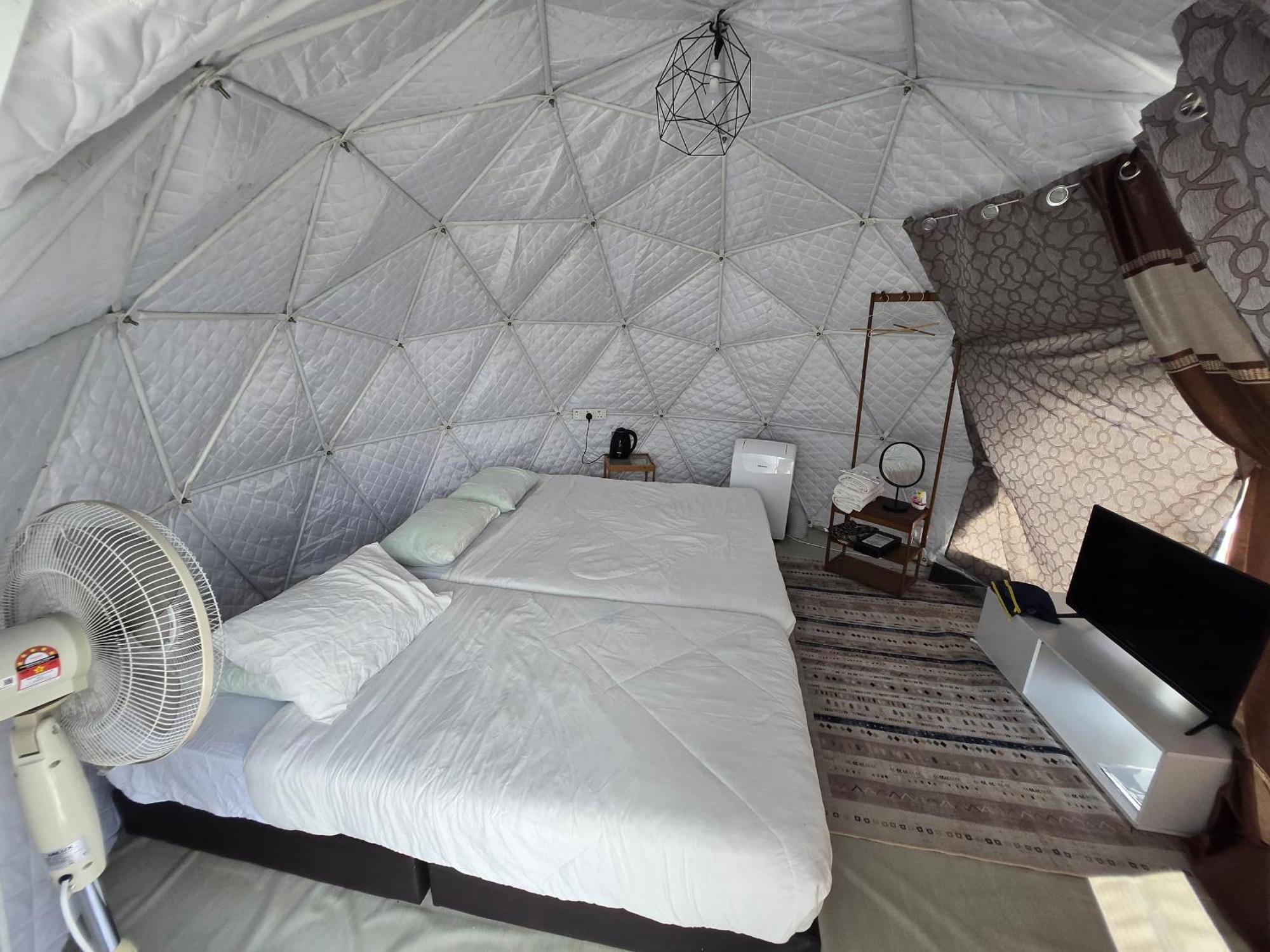 Gunung Medan Glamping & Cafe Hotel Kangar Ngoại thất bức ảnh