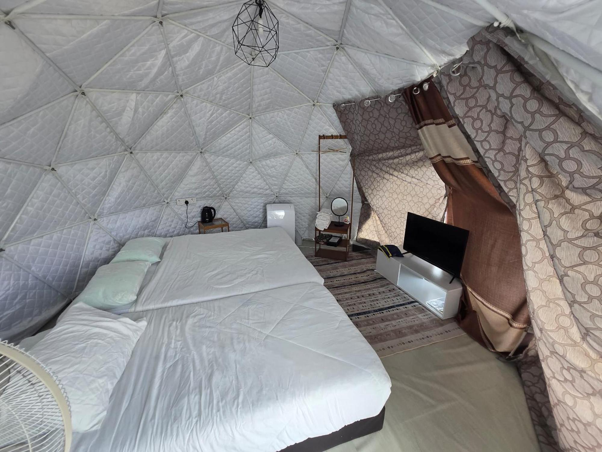 Gunung Medan Glamping & Cafe Hotel Kangar Ngoại thất bức ảnh