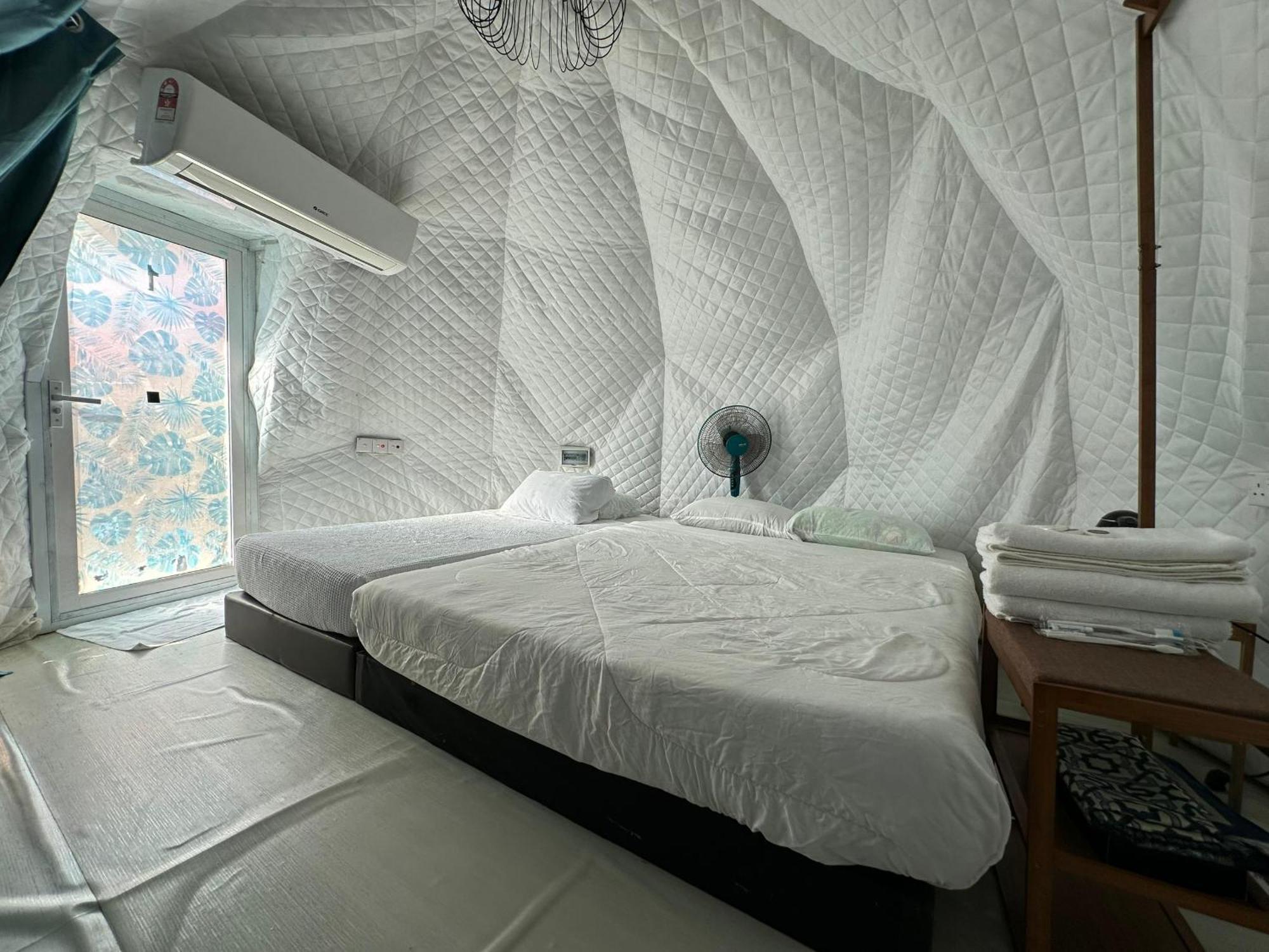 Gunung Medan Glamping & Cafe Hotel Kangar Ngoại thất bức ảnh
