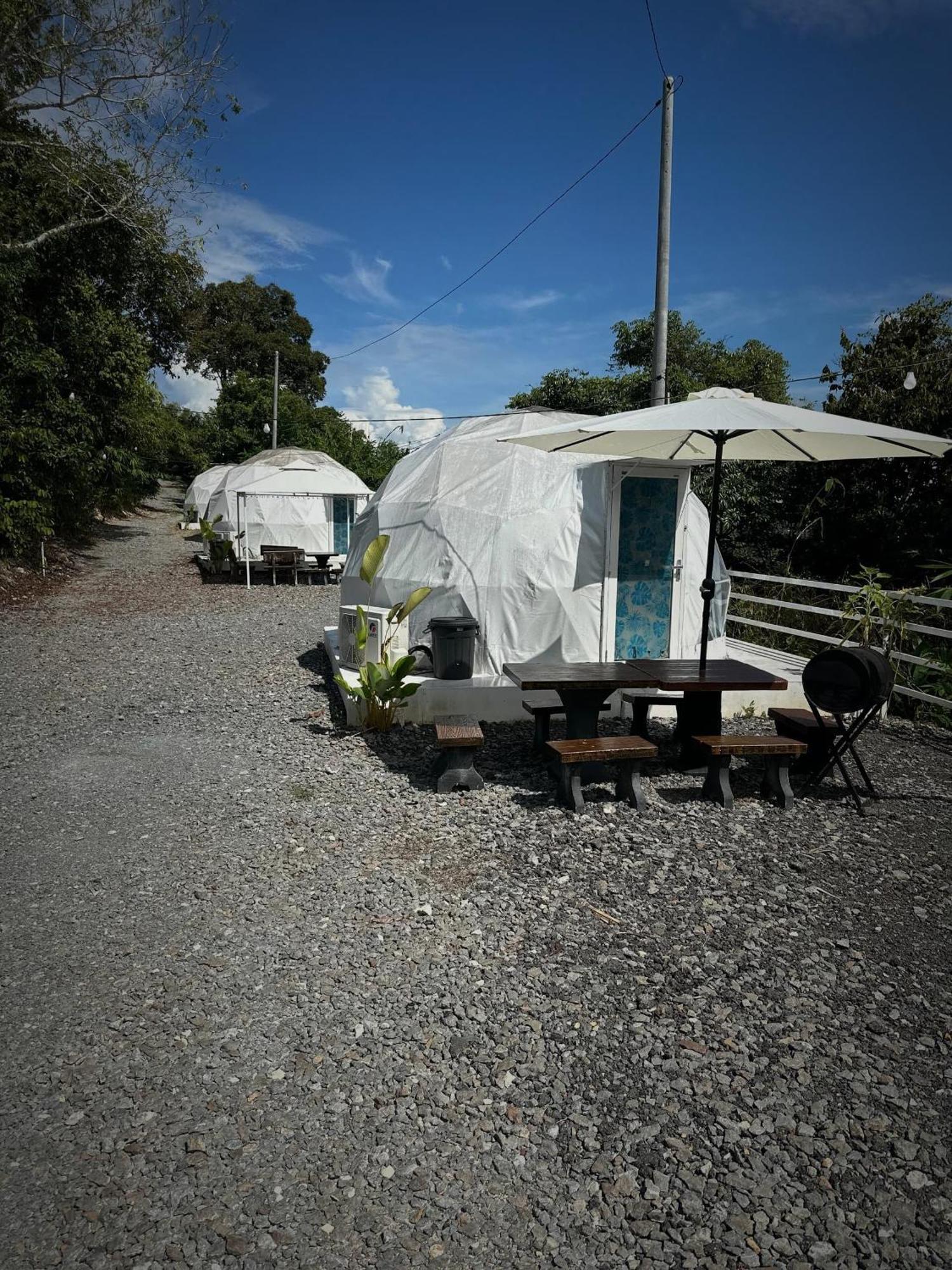 Gunung Medan Glamping & Cafe Hotel Kangar Ngoại thất bức ảnh
