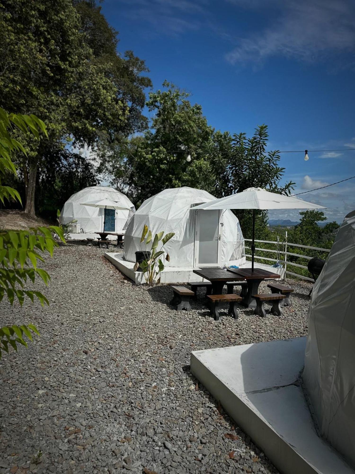 Gunung Medan Glamping & Cafe Hotel Kangar Ngoại thất bức ảnh