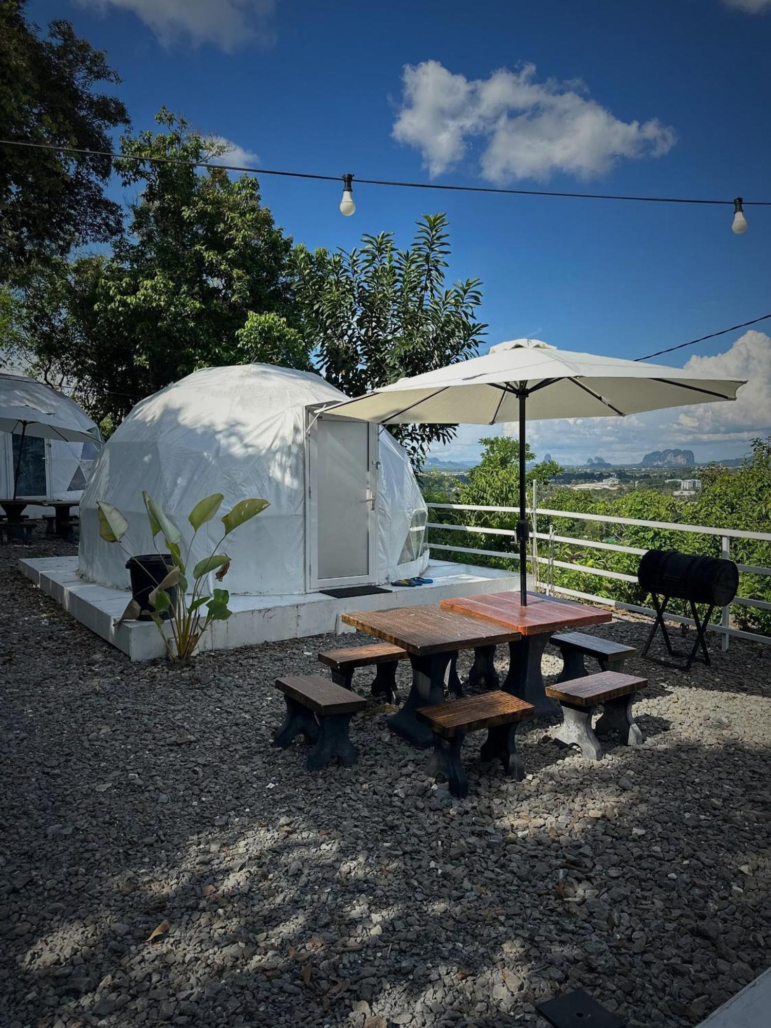 Gunung Medan Glamping & Cafe Hotel Kangar Ngoại thất bức ảnh